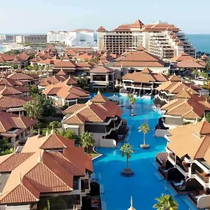 https://luxury-apartment-in-anantara-the-palm-dubai-resort-pool.dubaihotelsoffers.com