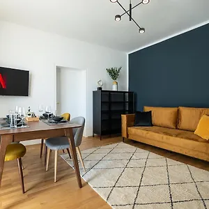 Bright Stylish With A Huge Terrace In A Location Wien