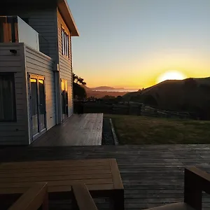 Luxury Stay, Alpaca Farm Apartment Paraparaumu